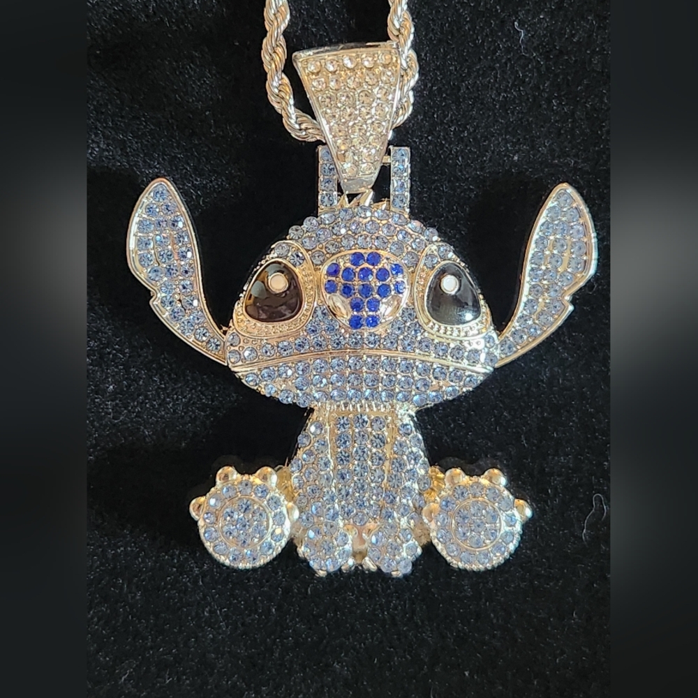 LILO & STICH Silver Tone Necklace.. - Picture 2 of 11